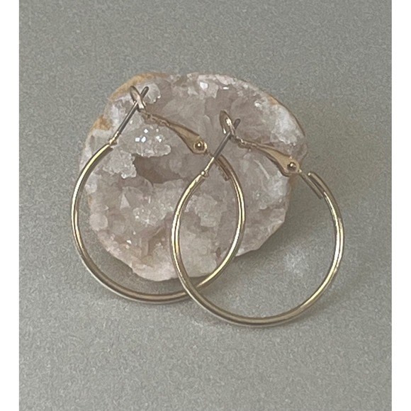 1in Lightweight Classic Gold Hoop Earrings -Boho Chic Glam -90's Y2K Inspo -New - Picture 1 of 6